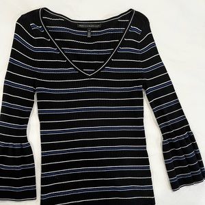 Sweater with flared cuffs